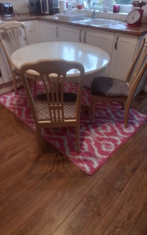 Buy & Sell Swinley Wigan - Photos for STYLISH TABLE AND CHAIRS