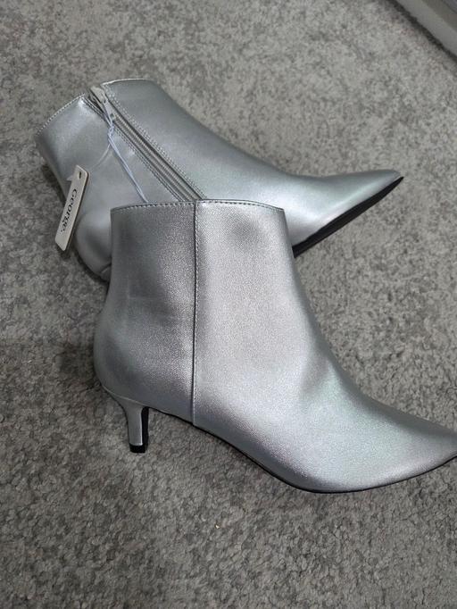Buy & Sell Weston Point Halton - Photos for 🌟NEW🌟 Size 4 GEORGE silver ankle boots