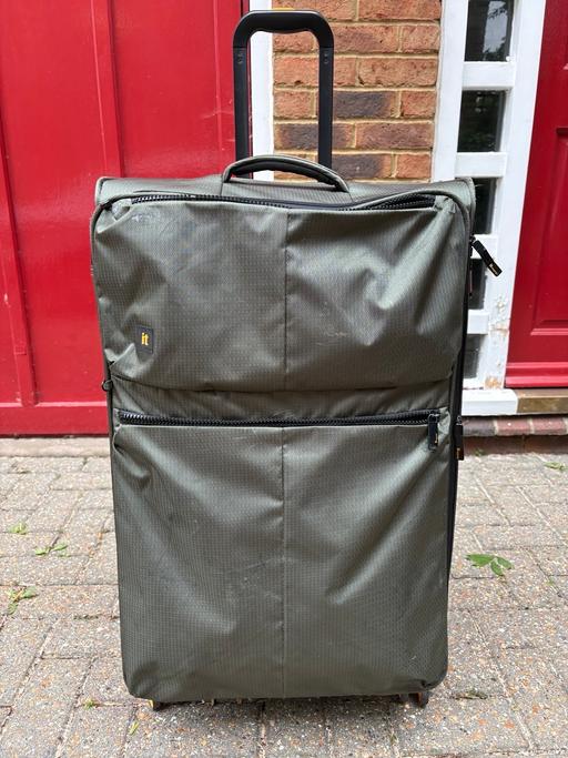 Buy & Sell Highbury North London - Photos for Luggage case. Large.