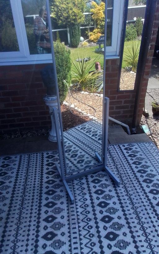 Buy & Sell Swinley Wigan - Photos for QUALITY DOUBLE SIDED MIRROR