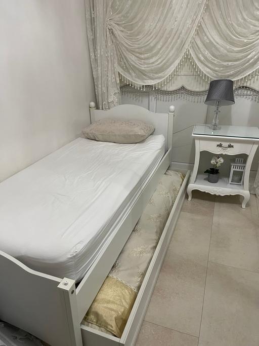 Buy & Sell Lower Clapton East London - Photos for Space saving single bed with pull out bed