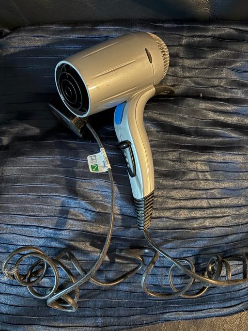 Buy & Sell Highbury North London - Photos for Two speed hairdryer with plug.
