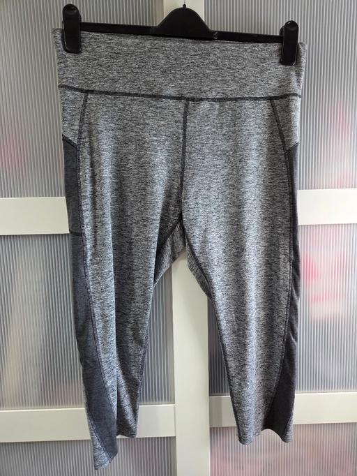 Buy & Sell Weston Point Halton - Photos for Size 16 M&S Good Move grey cropped leggings