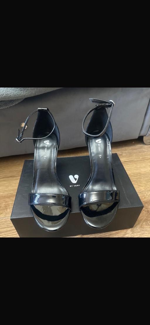 Buy & Sell Enfield Highway Enfield - Photos for Black Patent Strappy Heels – By Very