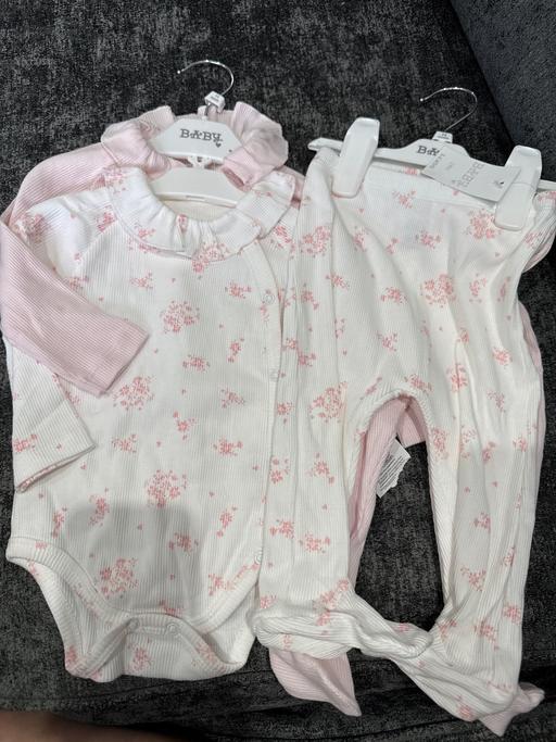 Buy & Sell Balham South West London - Photos for Girls bodysuit and trousers