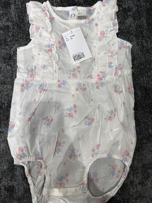 Buy & Sell Balham South West London - Photos for 12-18month girls romper