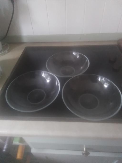 Buy & Sell Streetly Walsall - Photos for THREE PLAIN PYREX DISHES