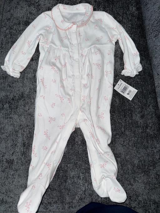 Buy & Sell Balham South West London - Photos for 3-6month sleepsuit