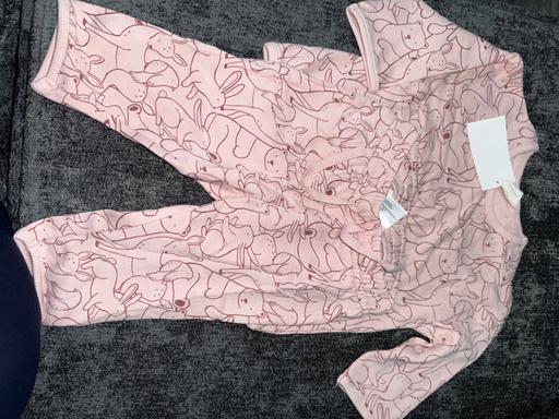Buy & Sell Balham South West London - Photos for 4-6months pink jogger and jumper