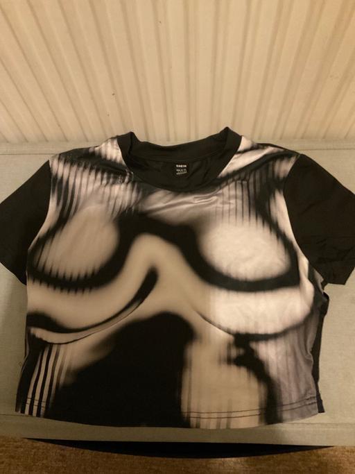 Buy & Sell Tipton Sandwell - Photos for crop top