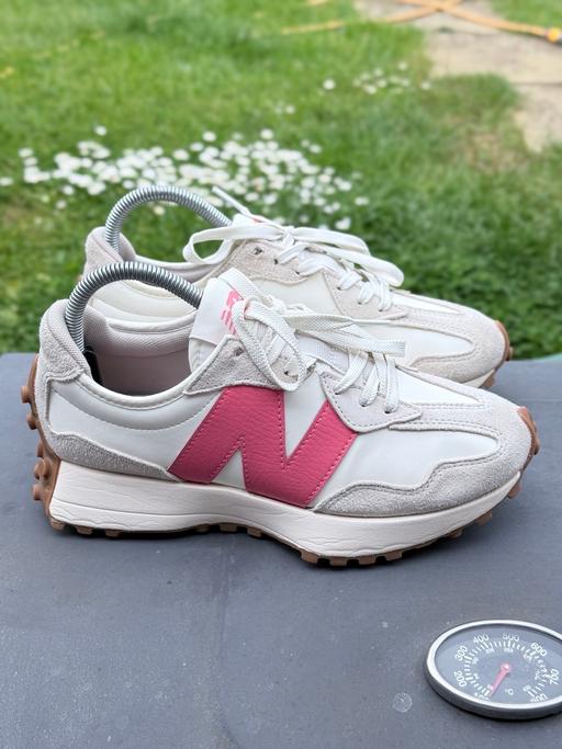 Buy & Sell Loughton Epping Forest - Photos for New Balance 327