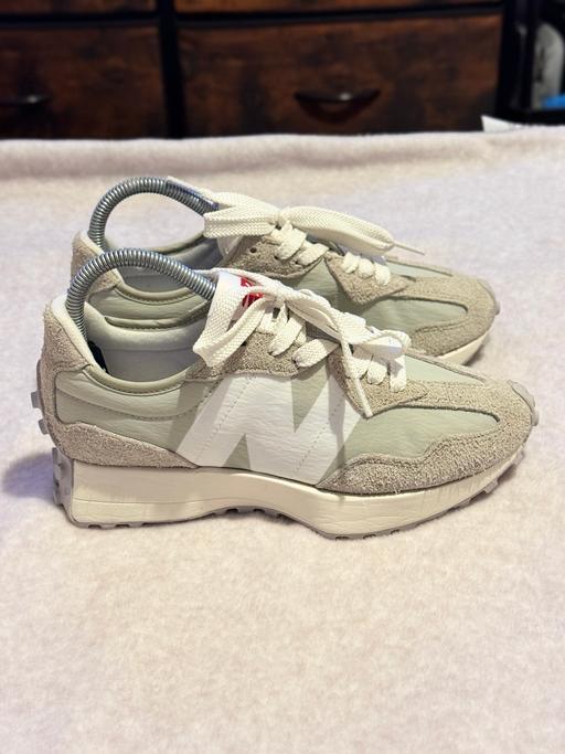 Buy & Sell Loughton Epping Forest - Photos for New Balance 327