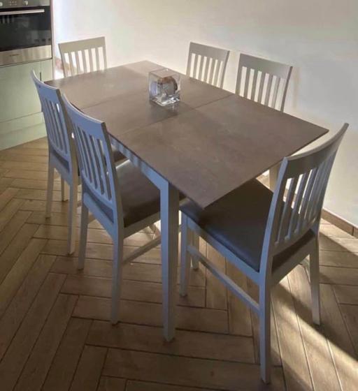 Buy & Sell Penge South East London - Photos for Dinning extendable table with 6 chairs