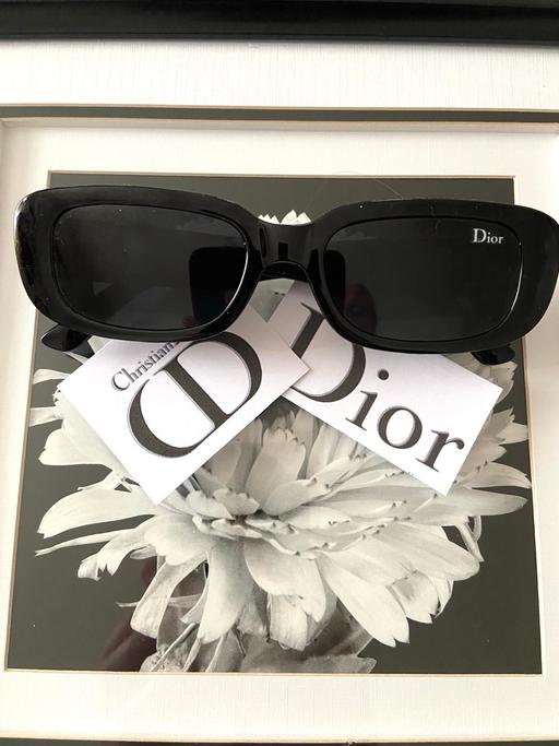 Buy & Sell Hamilton South Lanarkshire - Photos for Lovely new sunglasses