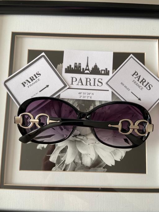 Buy & Sell Hamilton South Lanarkshire - Photos for Lovely new sunglasses