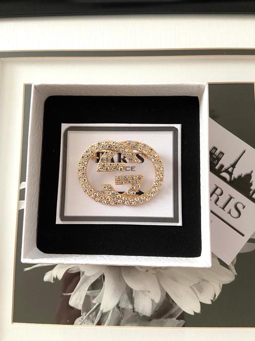 Buy & Sell Hamilton South Lanarkshire - Photos for Lovely new boxed brooch