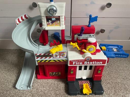 Buy & Sell Bilston Wolverhampton - Photos for Toot toot drivers fire station
