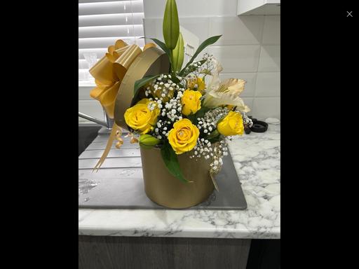 Buy & Sell Woodsetton Dudley - Photos for Hat box of fresh flowers