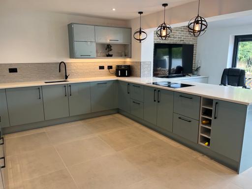 Buy & Sell Newport Uttlesford - Photos for Portland grey porcelain 750x750 floor tiles