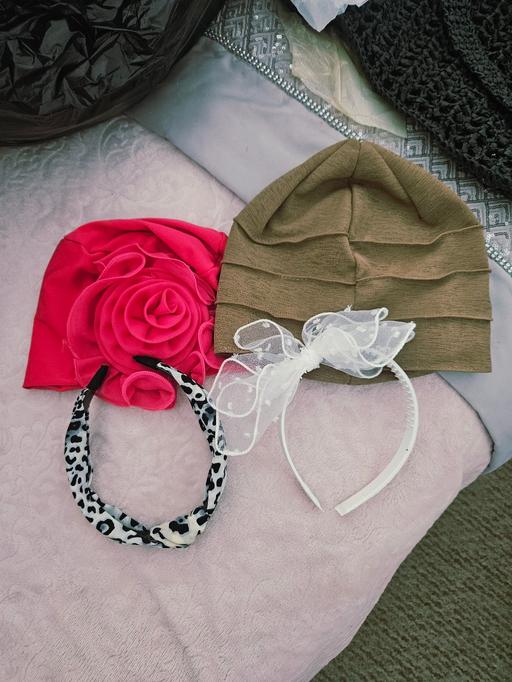 Buy & Sell Newton Doncaster - Photos for 4 ladies headwear items..price is for all