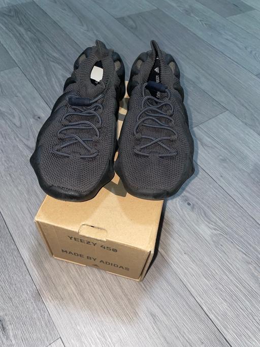 Buy & Sell Forest Gate East London - Photos for Yeezy