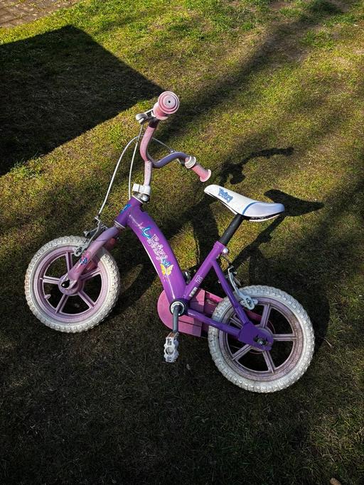 Buy & Sell West Bromwich Sandwell - Photos for Girls bike age 2/3 years +