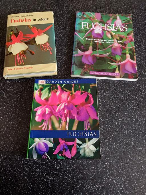 Buy & Sell Woodthorpe Charnwood - Photos for 3 fuchsias gardening BOOKS