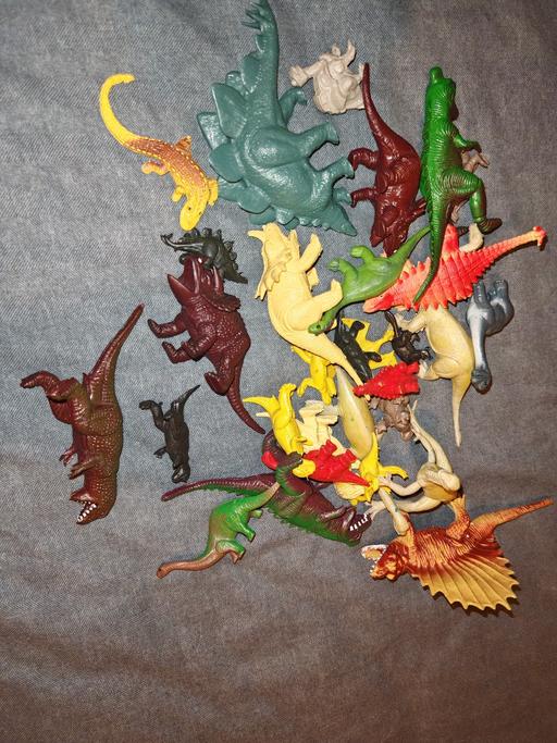 Buy & Sell Sale Trafford - Photos for Dinosaurs 90s assorted