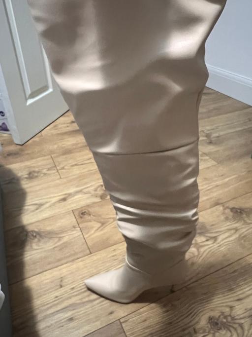 Buy & Sell Southall Ealing - Photos for Cream Thigh High Boots