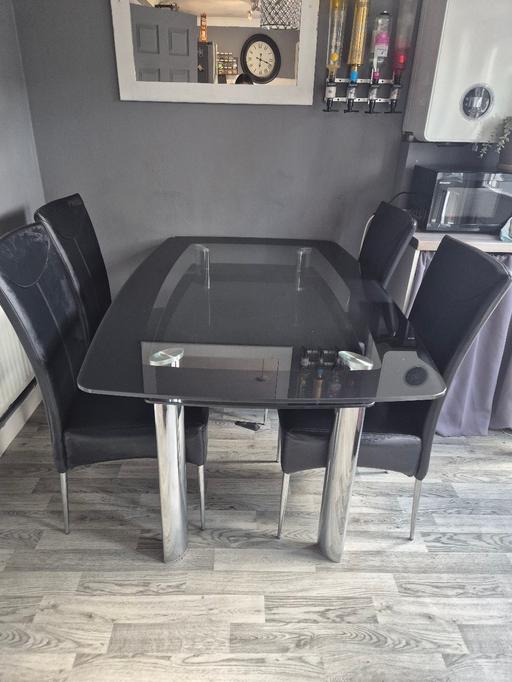 Buy & Sell Chelmsley Wood Solihull - Photos for Dining table and 4 chairs