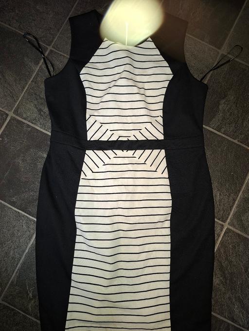 Buy & Sell Middleton Rochdale - Photos for Womens Black & White Striped Atmosphere Dress