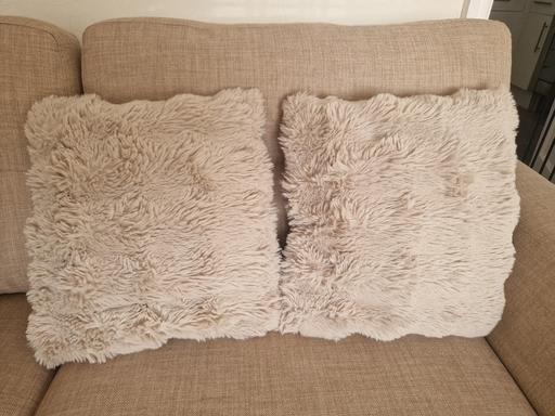 Buy & Sell Hall Green Birmingham - Photos for 2x cream beige fluffy scatter cushions