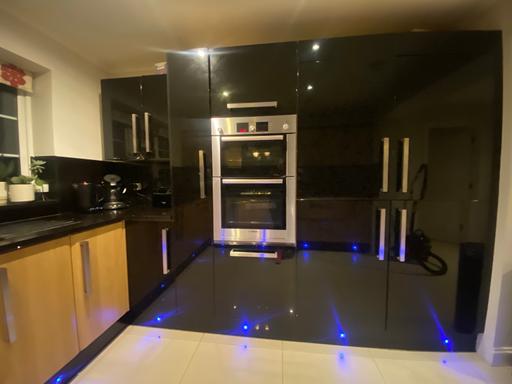 Buy & Sell Saint Albans St. Albans - Photos for Used Kitchen with Solid Stone Worktop