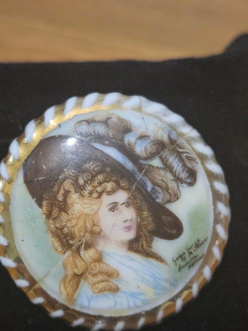 Buy & Sell Kidsgrove Newcastle-under-Lyme - Photos for retro collectable brooch lady eleanor