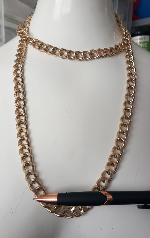 Buy & Sell Thatto Heath Saint Helens - Photos for 05 heavy chunky gold plated necklaces