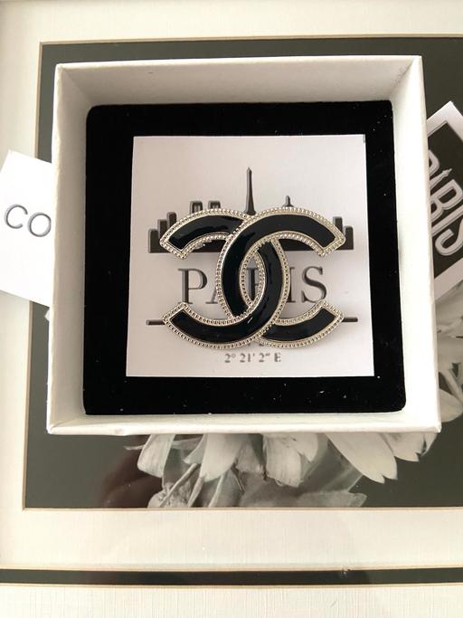 Buy & Sell Hamilton South Lanarkshire - Photos for Was £13 lovely new boxed brooch