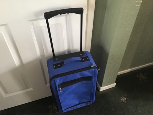 Buy & Sell Essington Wolverhampton - Photos for Small suitcase