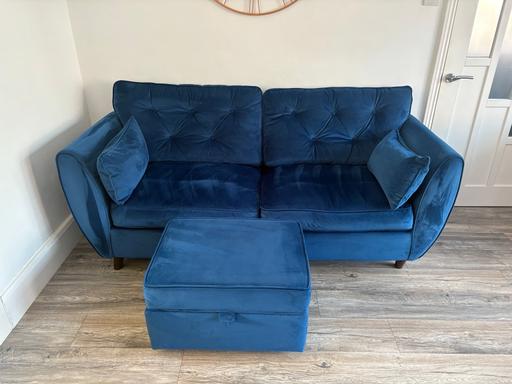 Buy & Sell Sedgley Dudley - Photos for Hoxton 3 and 2 seater sofa wit footstool