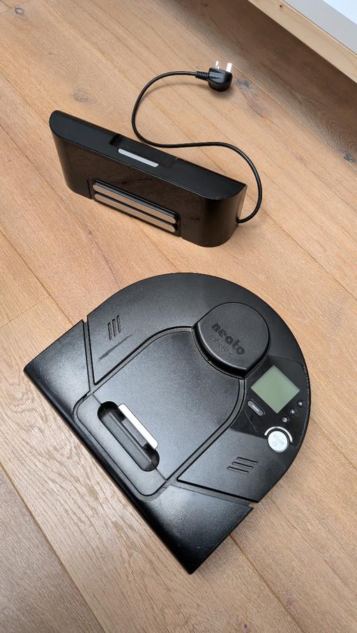 Buy & Sell Park Royal North West London - Photos for Neato XV Signature Robot Vacuum Cleaner