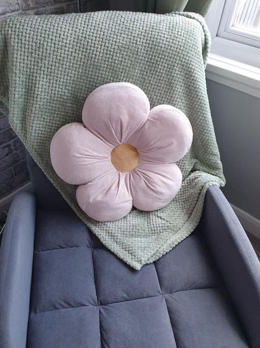 Buy & Sell Stainforth Doncaster - Photos for pink flower pillow