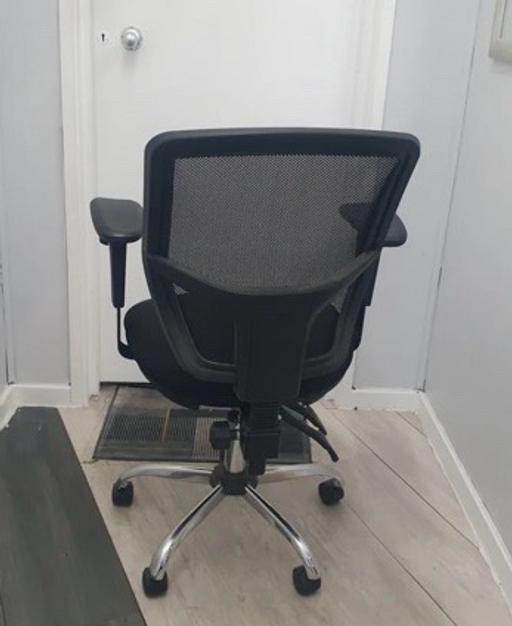 Buy & Sell Waddon South East London - Photos for Black Swivel Office Chair, Mesh back and seat
