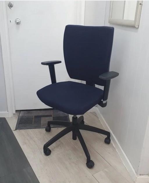 Buy & Sell Waddon South East London - Photos for Office Navy Adjustable wheeled chair