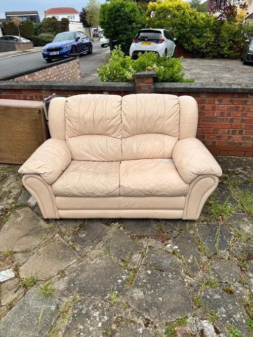 Buy & Sell Seven Kings East London - Photos for FREE Leather cream sofas with recliners