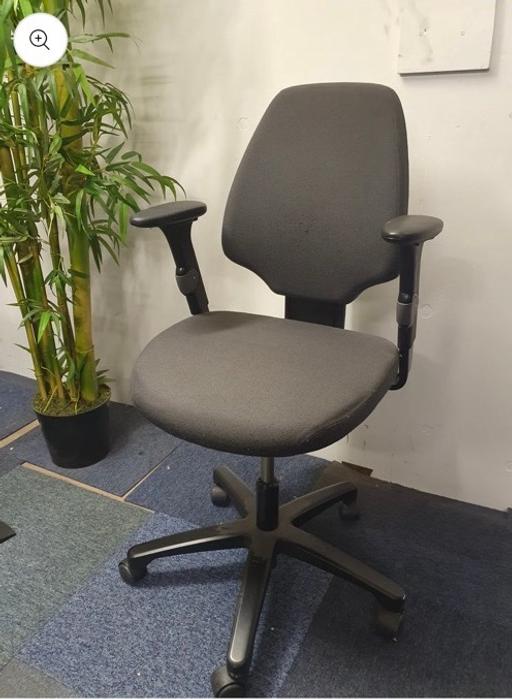 Buy & Sell Waddon South East London - Photos for Grey RH Office Swivel Chair