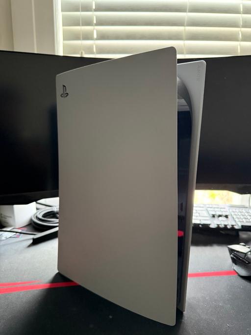 Buy & Sell Tooting Broadway South West London - Photos for PS5 1TB + extra controller +charging station