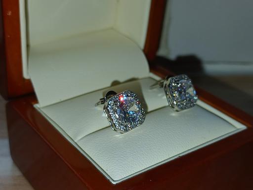Buy & Sell Felden Dacorum - Photos for Silver Sqaure Stone Earrings