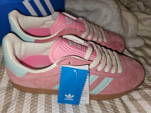 Buy & Sell Kendray Barnsley - Photos for adidas gazelle pink