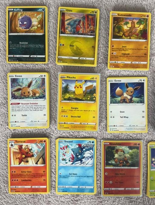 Buy & Sell Grimsby North East Lincolnshire - Photos for 157 Pokemon Cards