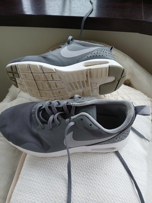 Buy & Sell Oxley Wolverhampton - Photos for trainers size 4 vgc