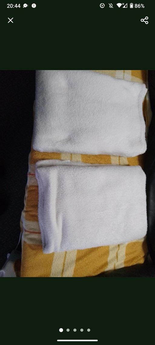 Buy & Sell Bournville Birmingham - Photos for 2 x Throw s